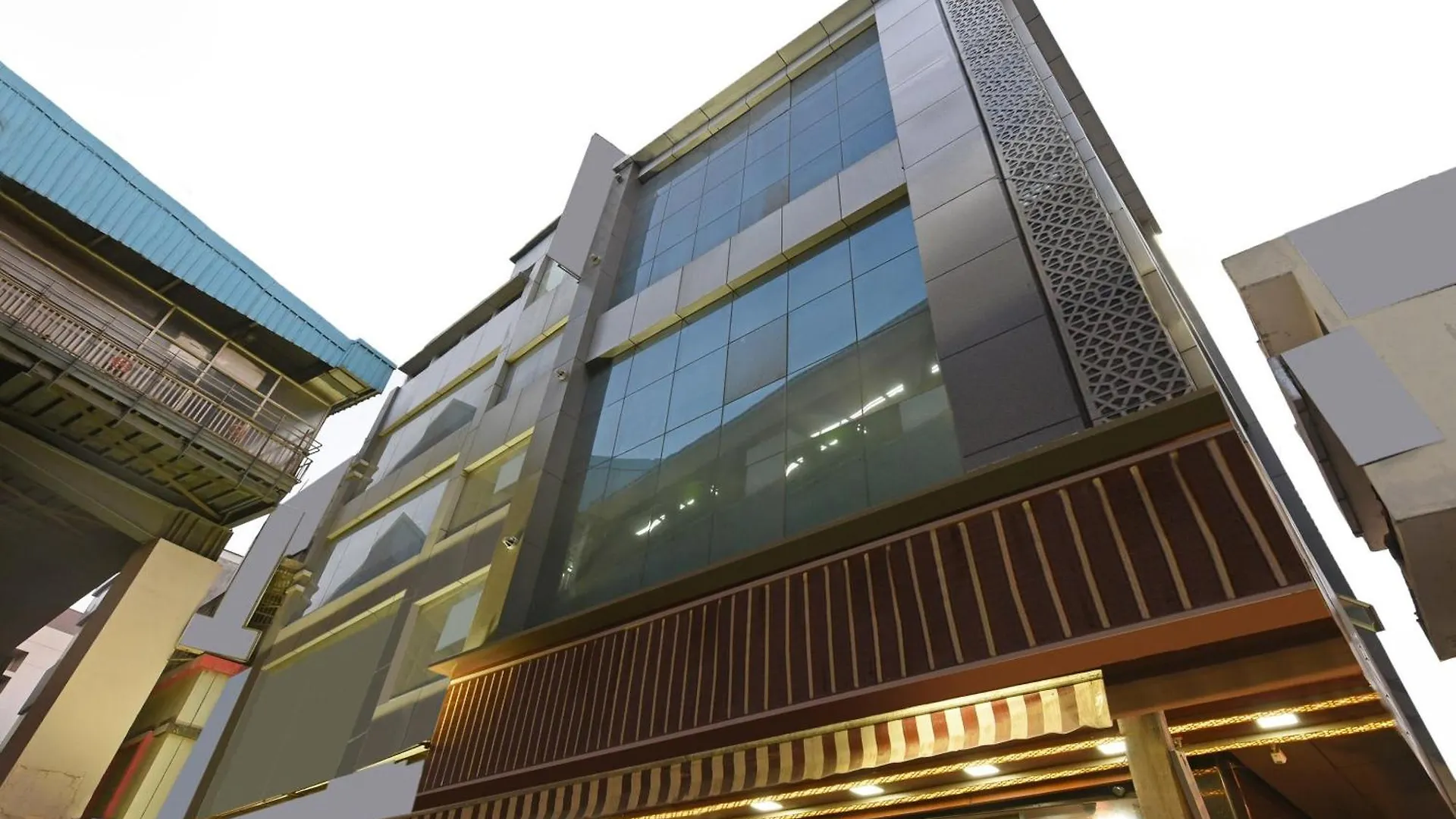 Hotel O Satguru Rasidency Dwarka Mor Delhi  Delhi (National Capital Territory of India)