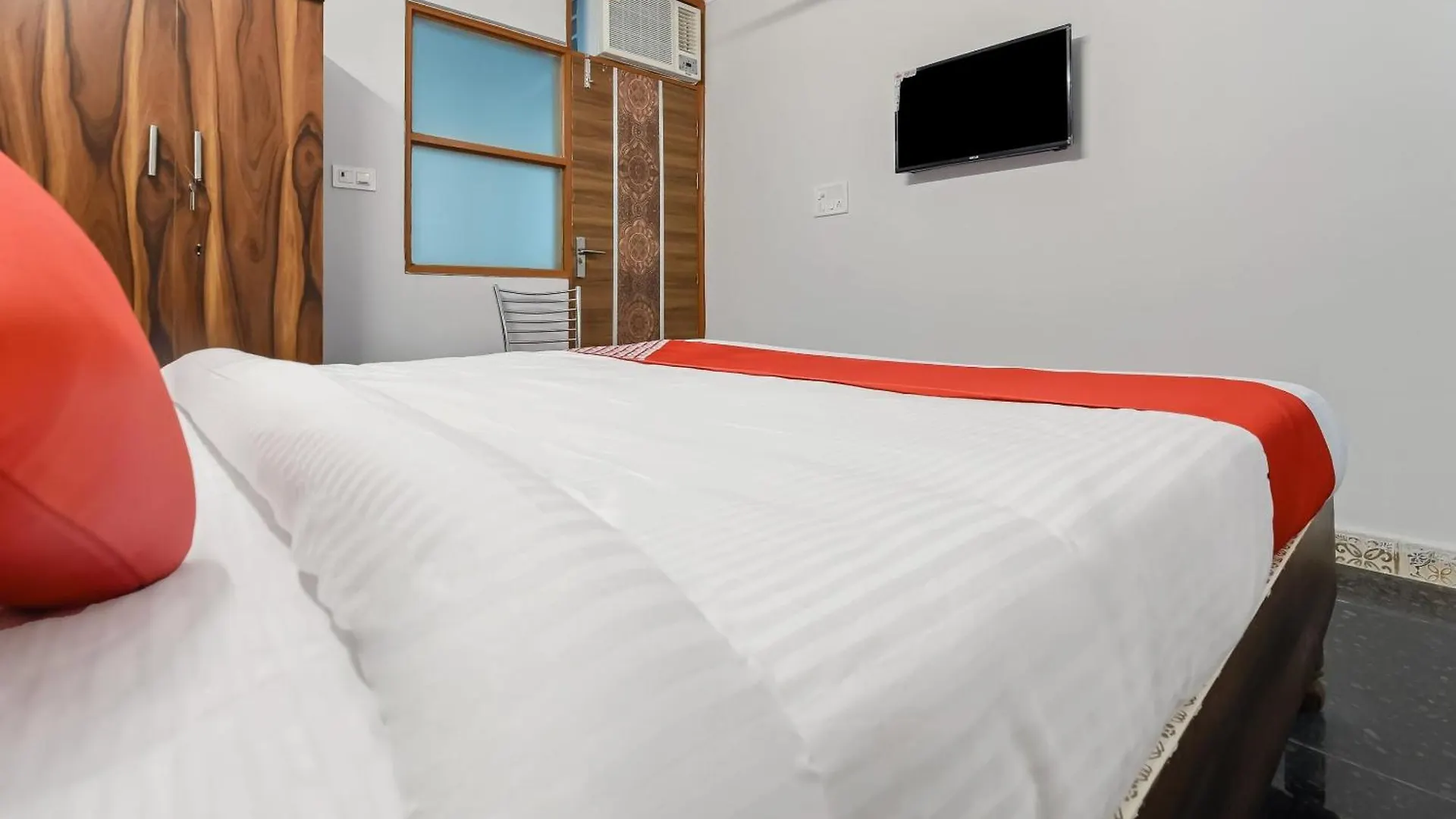 **  Hotel O Satguru Rasidency Dwarka Mor Delhi  India